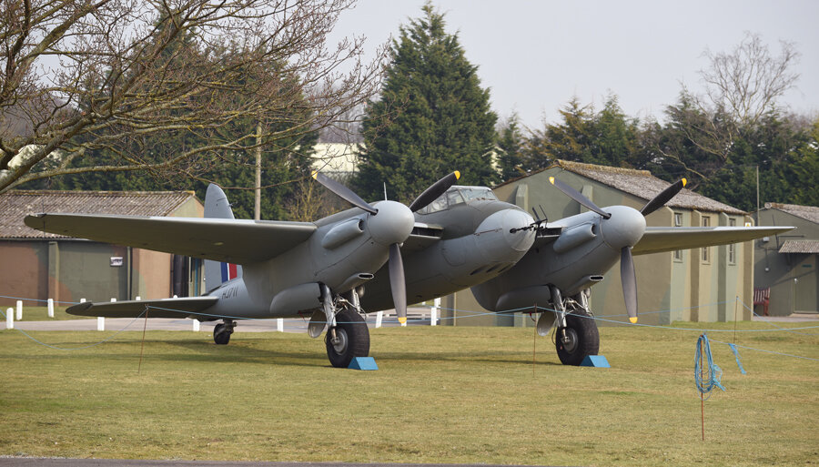 Image_C_A_classic_view_of_the_De_Havilland_Mosquito.jpg