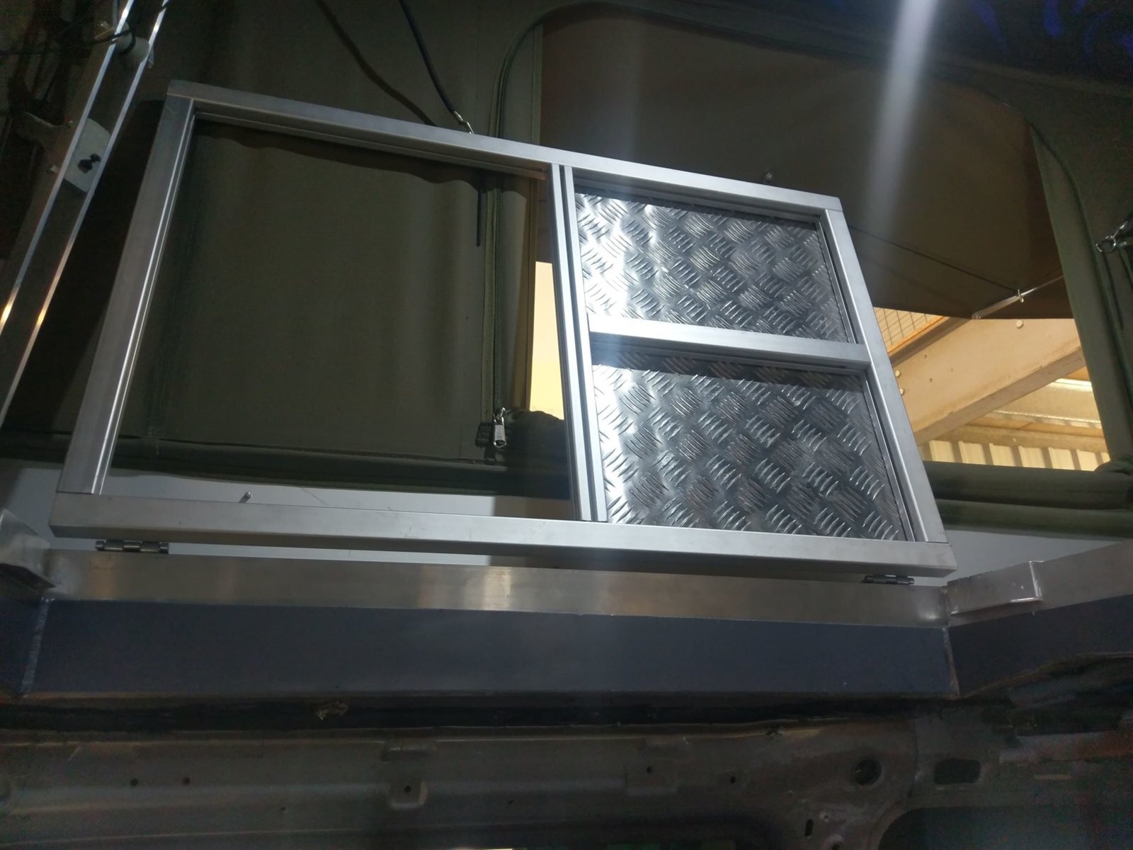 hatch1.jpg
