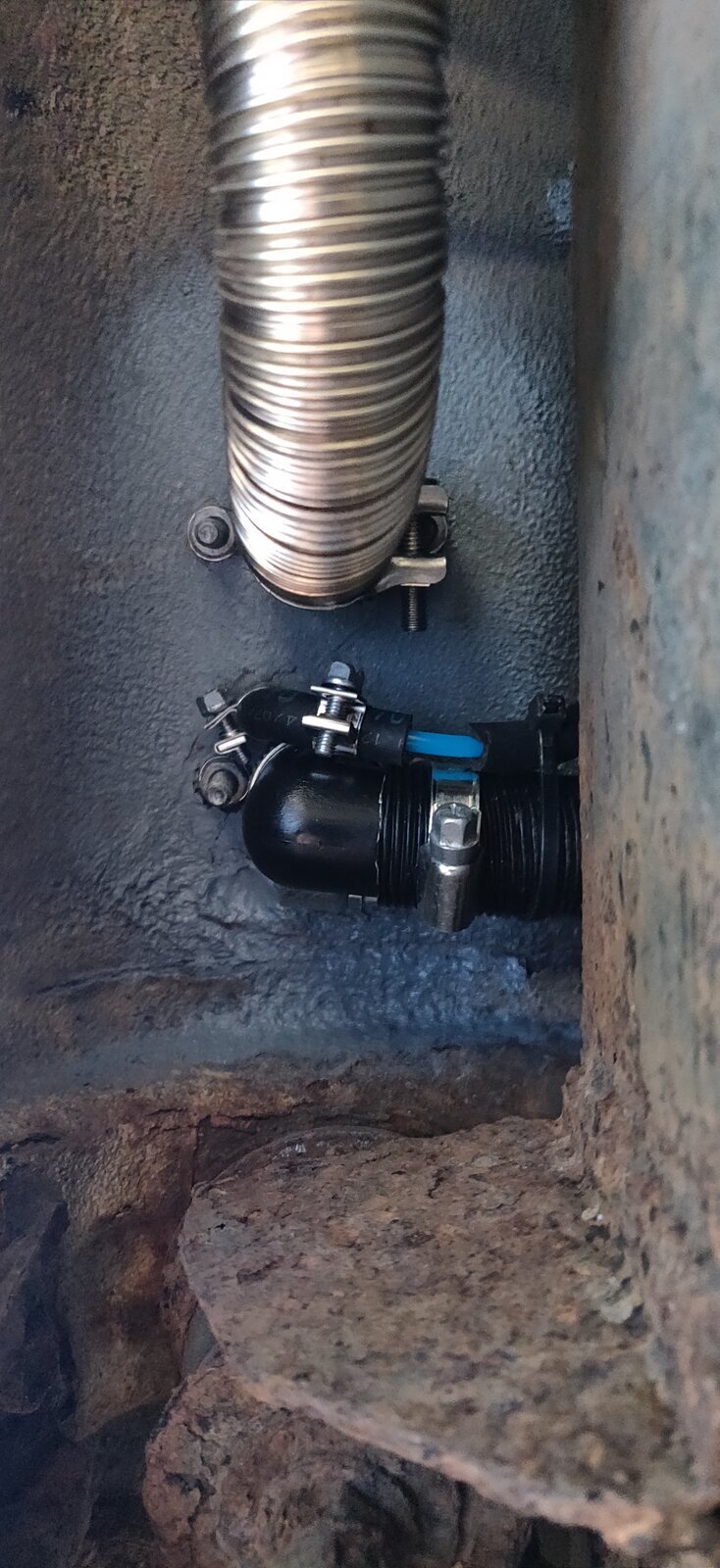 3 - Exhaust and Intake.jpg 3 - Exhaust and Intake.jpg