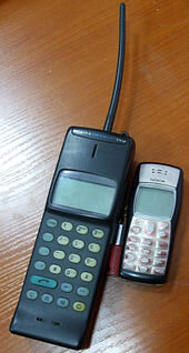 170px-Nokia_150_and_nokia_1100.jpg