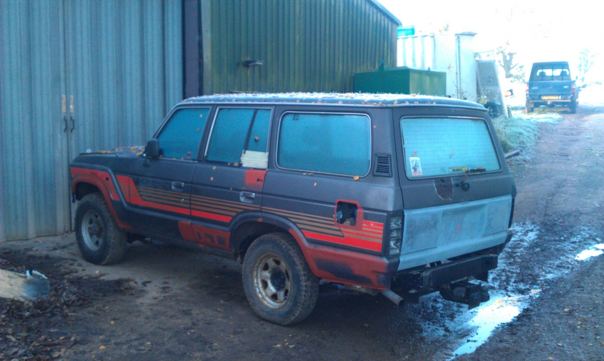 LANDCRUISER1.jpg