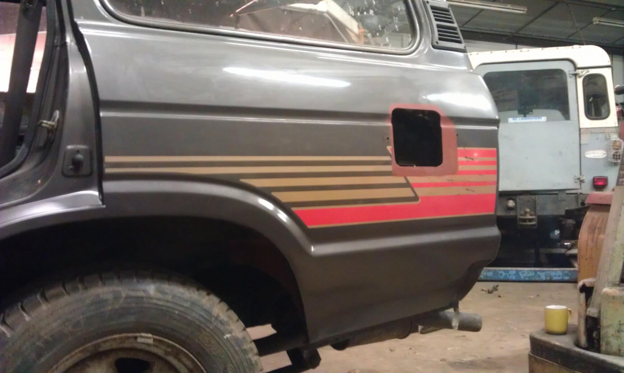 REAR CORNER2.jpg