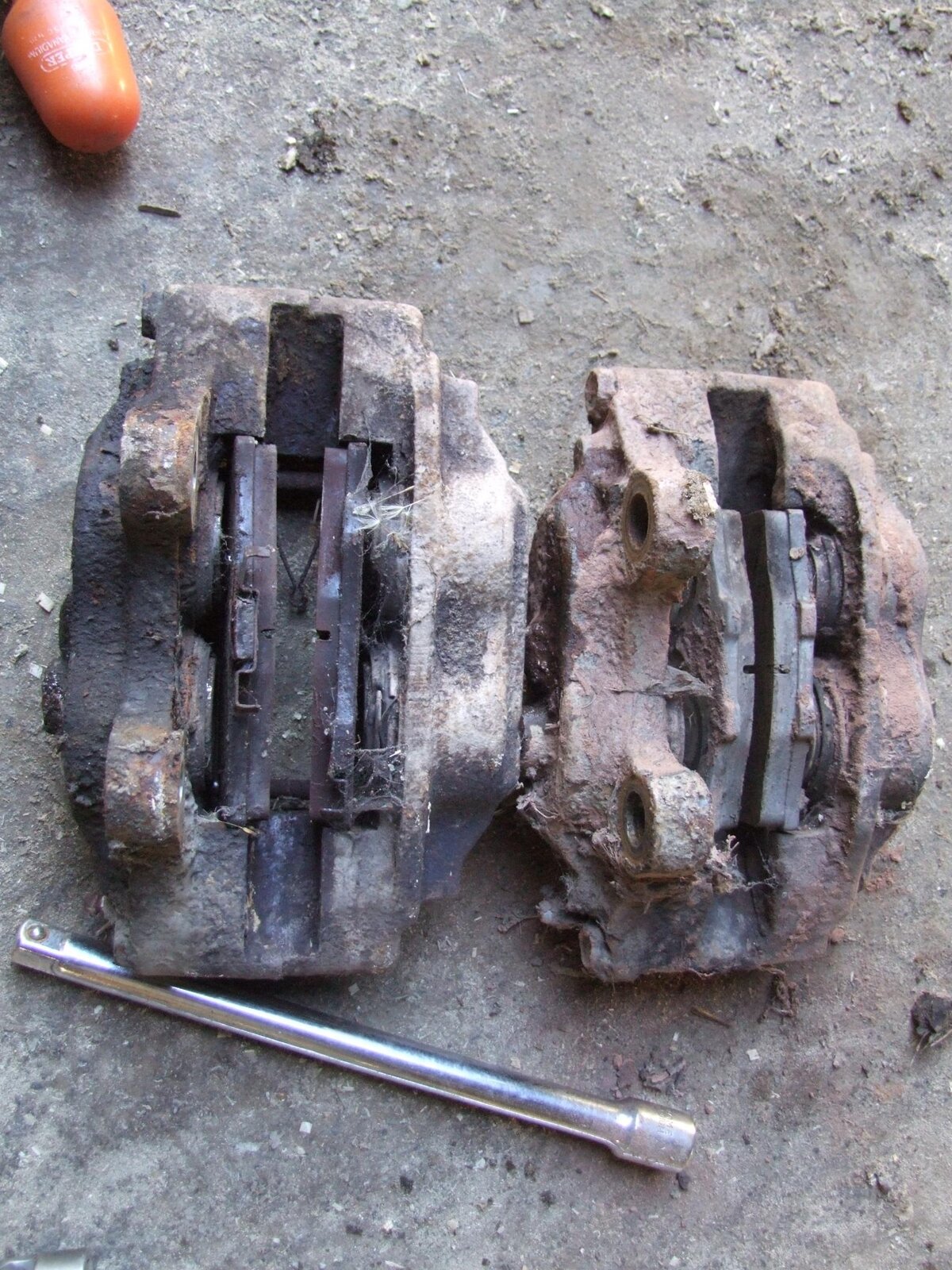 60 front calipers 003.jpg