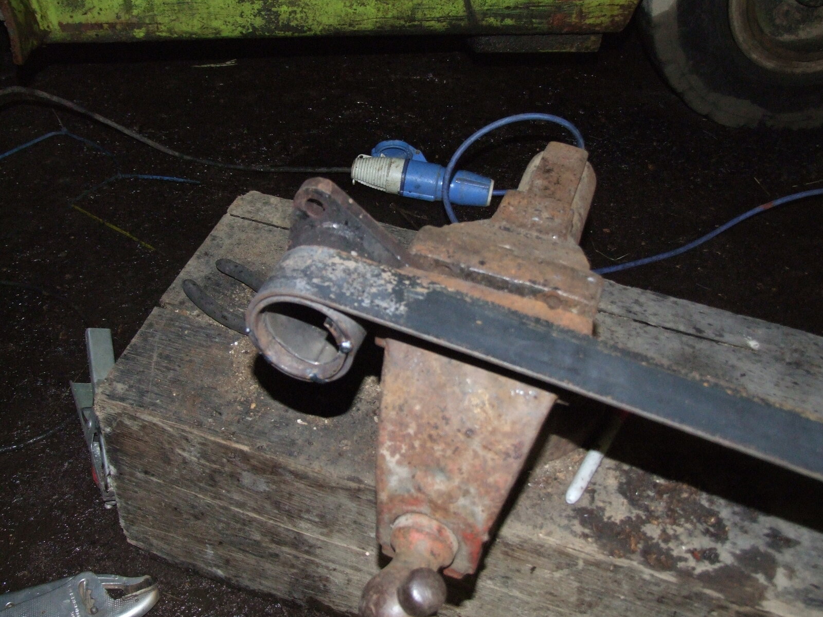 2h t flange bulking out 010.JPG