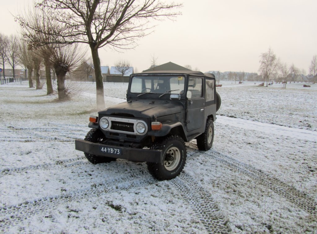 FJ40b.jpg FJ40b.jpg