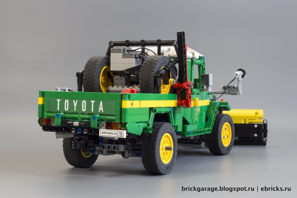 Lego land cruiser 70 deals