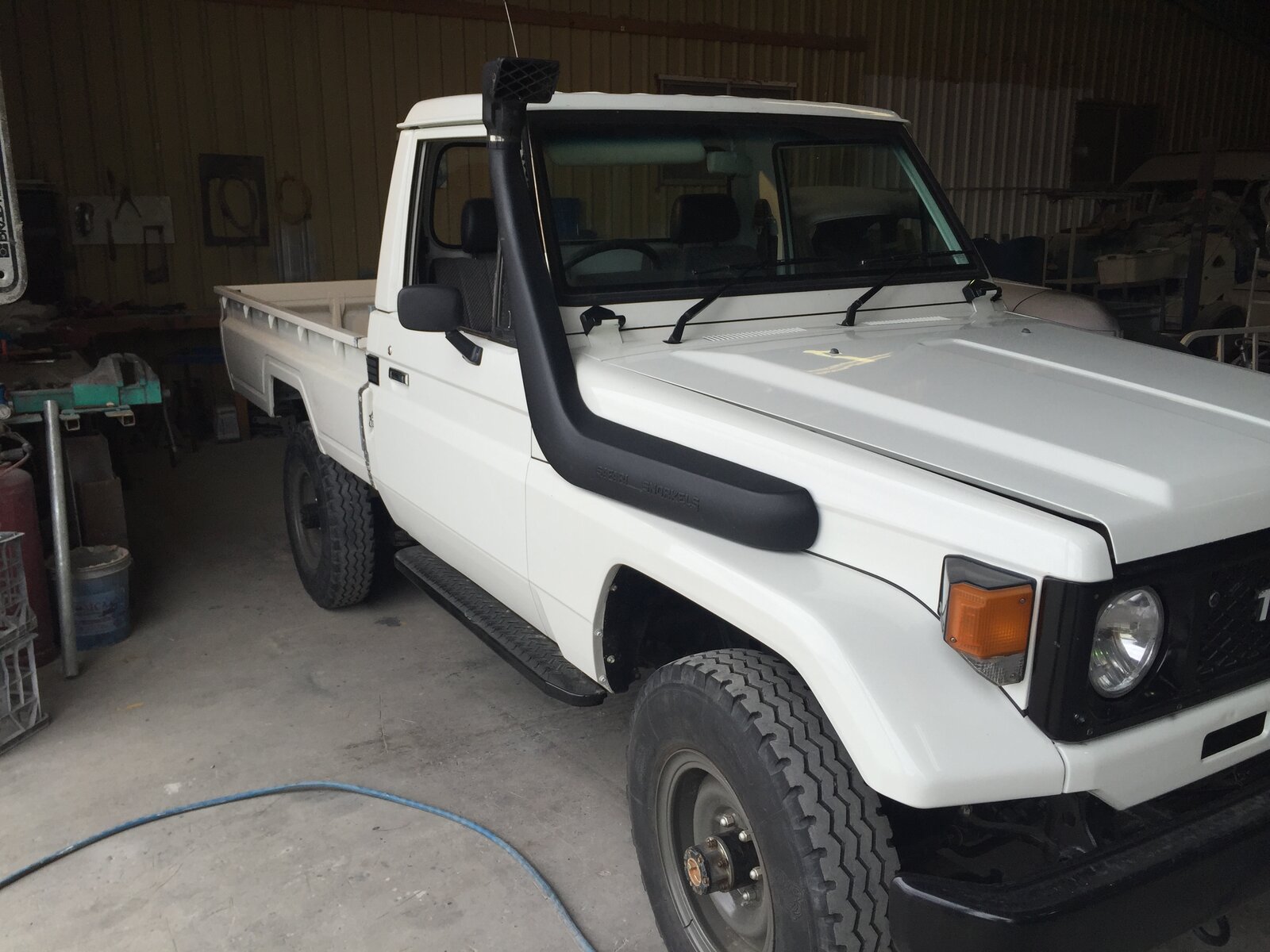 LANDCRUISER 005.JPG