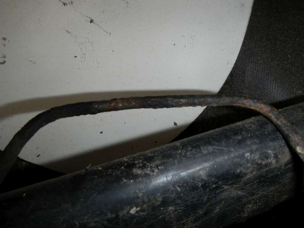 brakeline rust.jpg