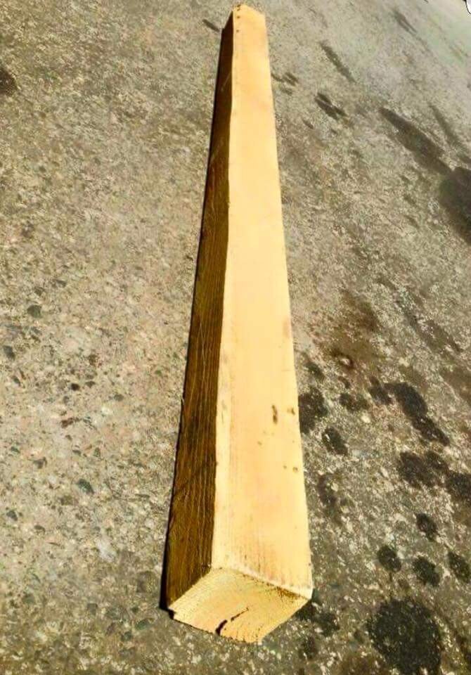 FOR SALE. DIDGERIDOO.. Needs work.jpg