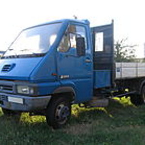 180px-1992-1999_Renault_Messenger_B120_%28fl%29.jpg