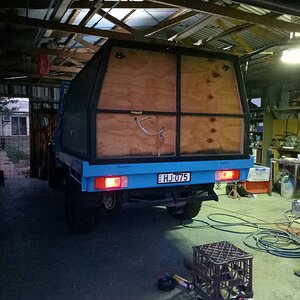 tail lights wired up 067.jpg
