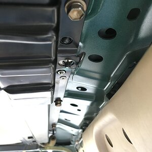 Moonroof retaining clip.jpg