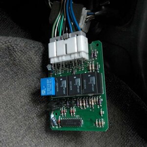 relais 4WD ecu lc80.jpg