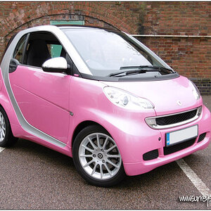 Smart-Car-Fortwo-Cancer-Research-Pink-Passion-SN2334h.jpg