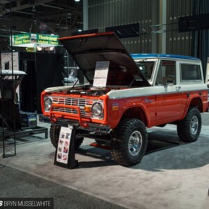 Off-Road-Trucks-SEMA-2013-19-800x533.jpg