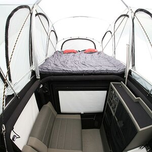 EarthRoamer_XV-JP_Interior.jpg