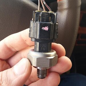 3 wires oil pressure sender (for gauge oil pressure).jpg