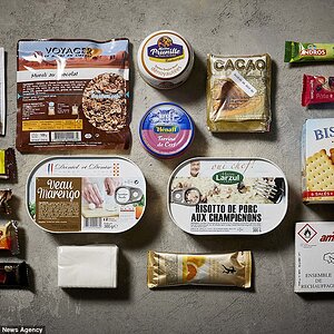 00578-4442924-A_French_army_ration_pack_in_its_entirety_one_of_several_from_ar-a-9_1493283919746.jpg