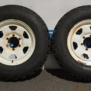 Hilux wheels.jpg