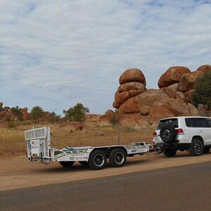 DSCN1128 devils marbles 6.jpg