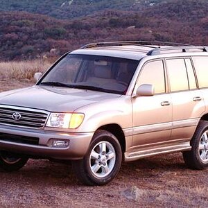 2004-Toyota-Land Cruiser-FrontSide_TTLND041_505x375.jpg