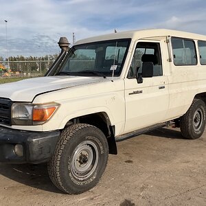 Landcruiser.jpg