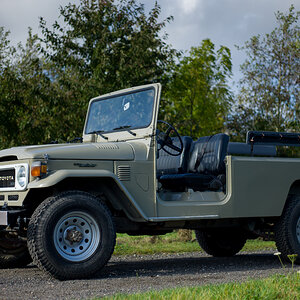 Land_Cruiser_BJ_45_Beige_416-3.jpg