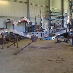 Gal Chassis 14b.jpg