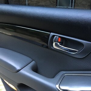 Door trim - walnut dash to gloss black