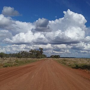 Bit of an Errol Flynn road (long'n'straight)