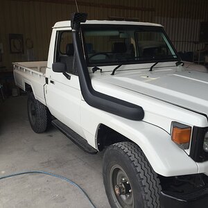 LANDCRUISER 005.JPG