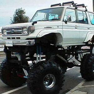 Pics_Toyota_Land_Cruiser_Bigfoot_1.jpg