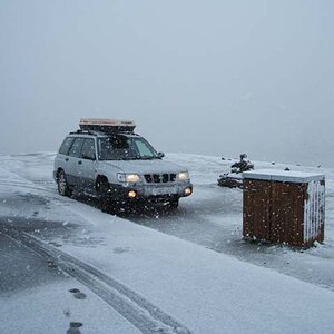 096trollstigen_snow1.jpg