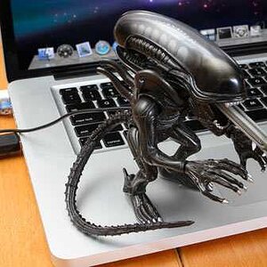 USB-Light-Up-Alien-1.jpg