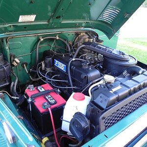 1972_Toyota_FJ40_For_Sale_Toyota_Engine_resize.jpg