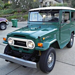 1972_Toyota_FJ40_For_Sale_Toyota_Front_resize.jpg