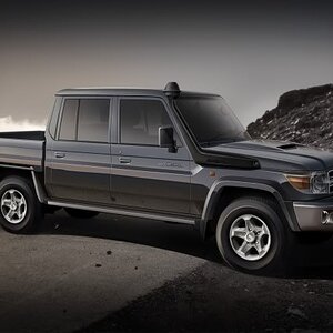70_series_dual_cab_front_1-0302-mc-876x426.jpg