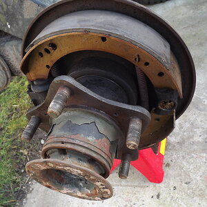 Brake%20shoes%20001_zpsfj2yvv9j.jpg