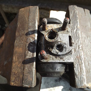 Rapier wheel cylinder repair 001.JPG
