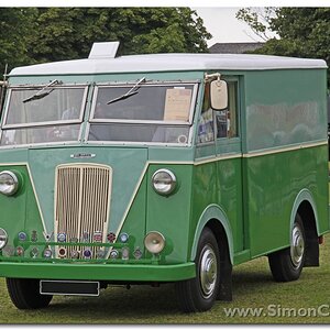 Morris-Commercial%20PV%20type%20van%201947%20front2.jpg