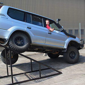 flexing_zpsm4fy2idu.jpg