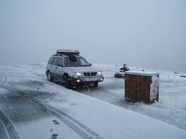 096trollstigen_snow1.jpg