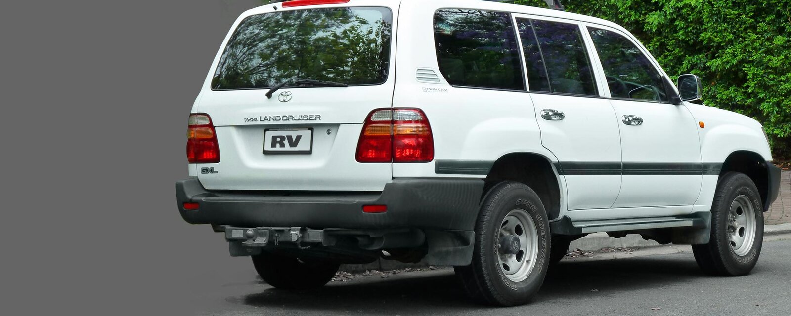 100-series-landcruiser-2000x800-px.jpg
