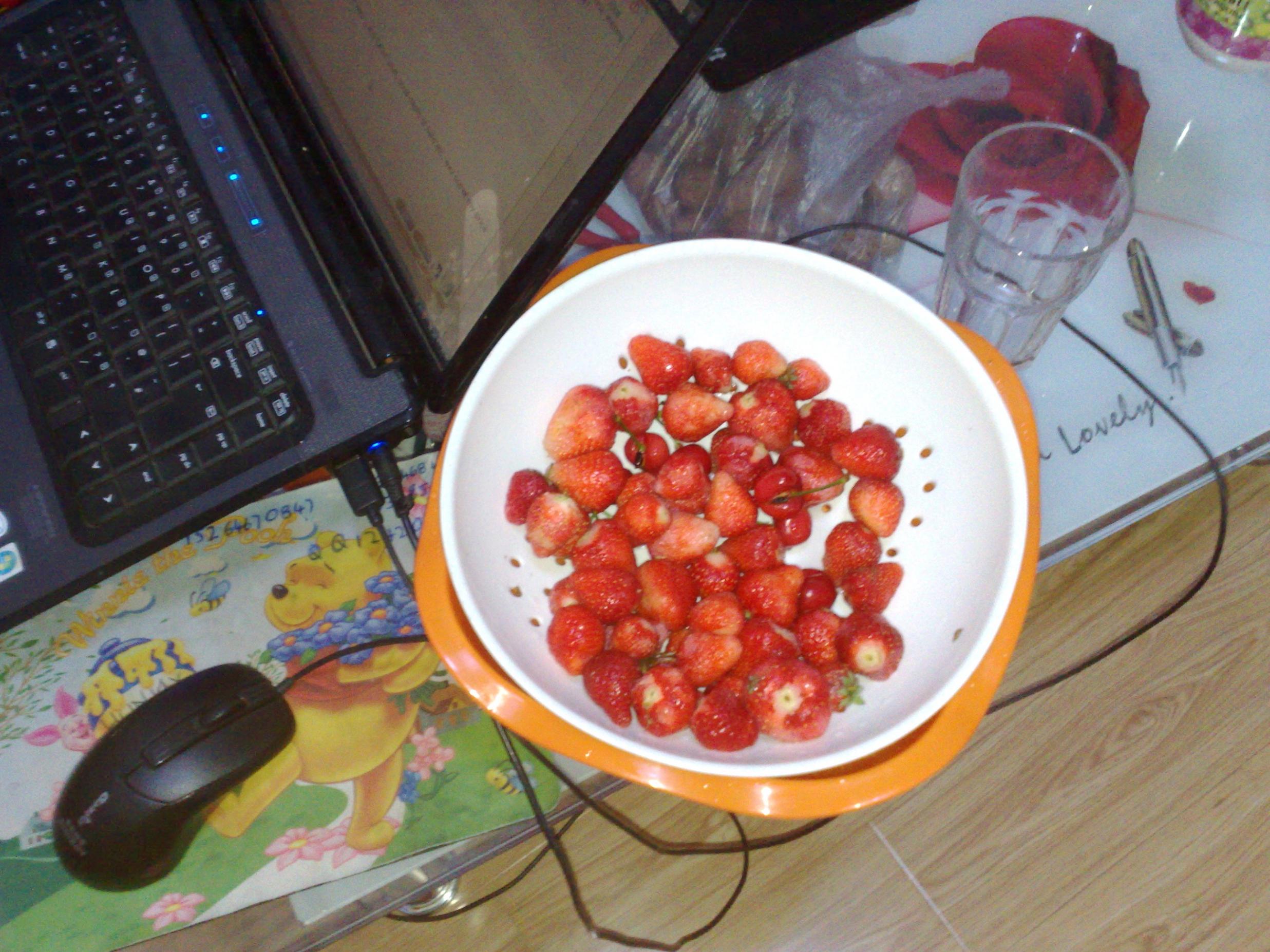 2kg strawberrys and cherries.jpg