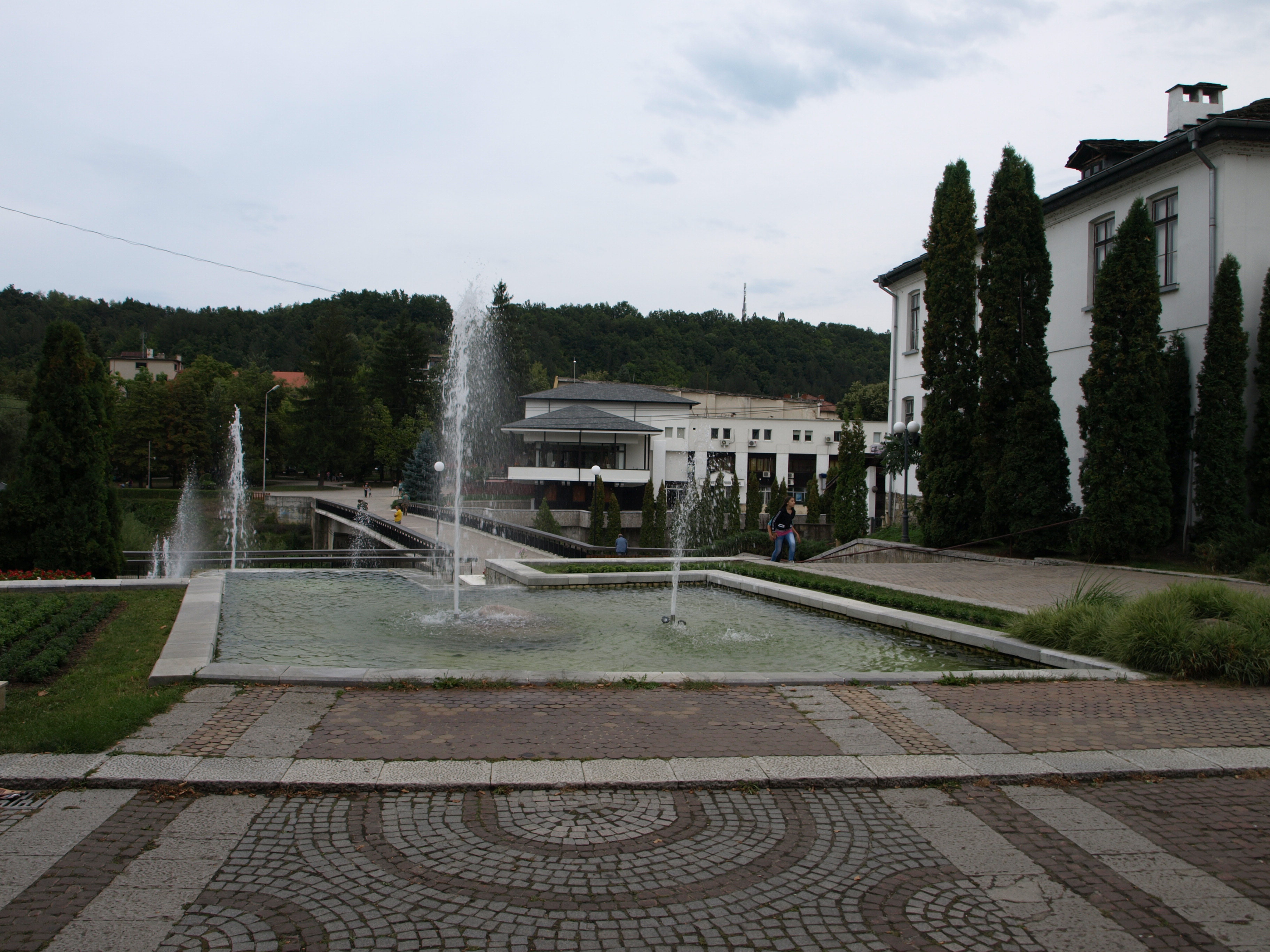 Apriltzi 090.jpg