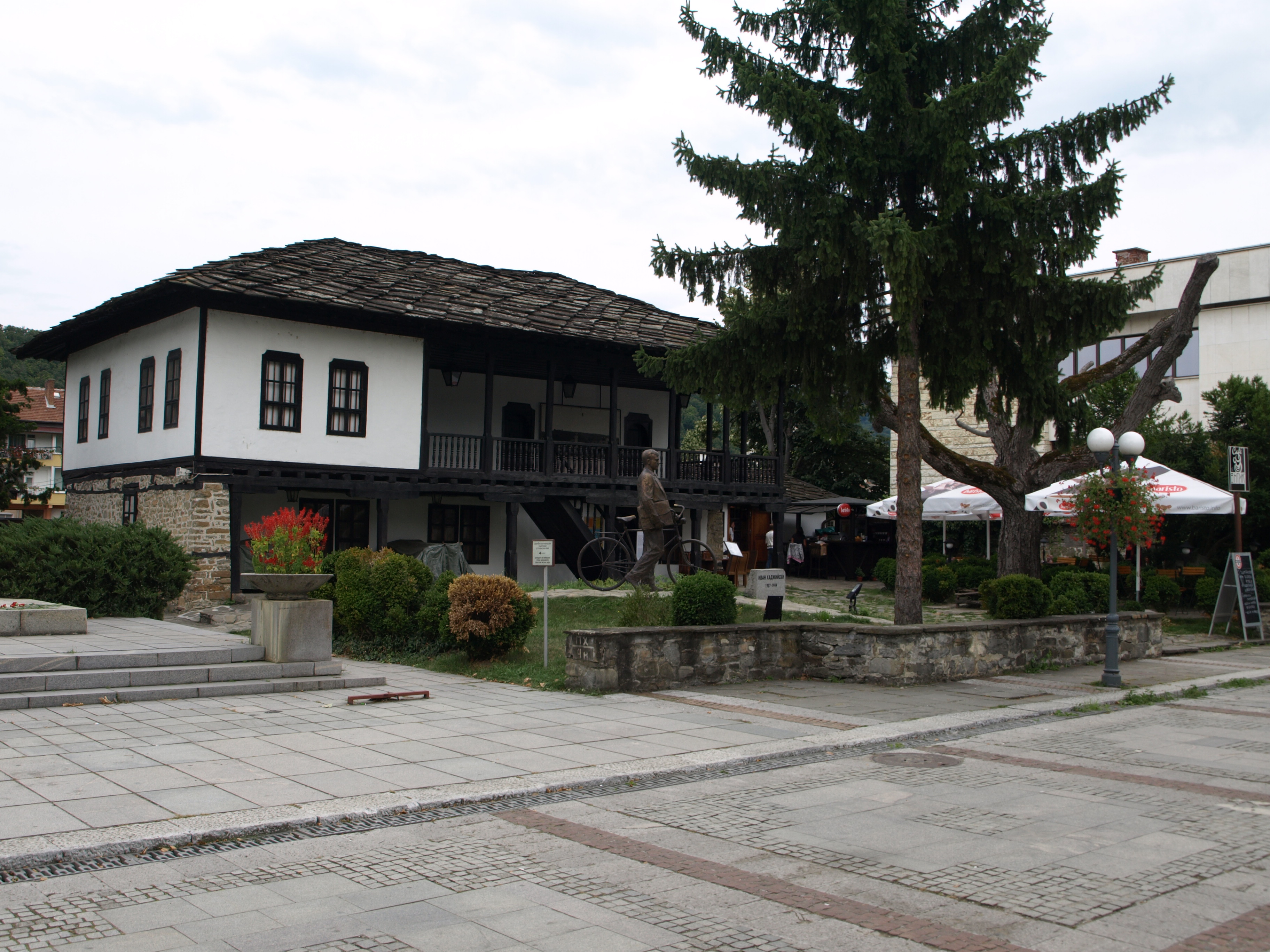 Apriltzi 093.jpg
