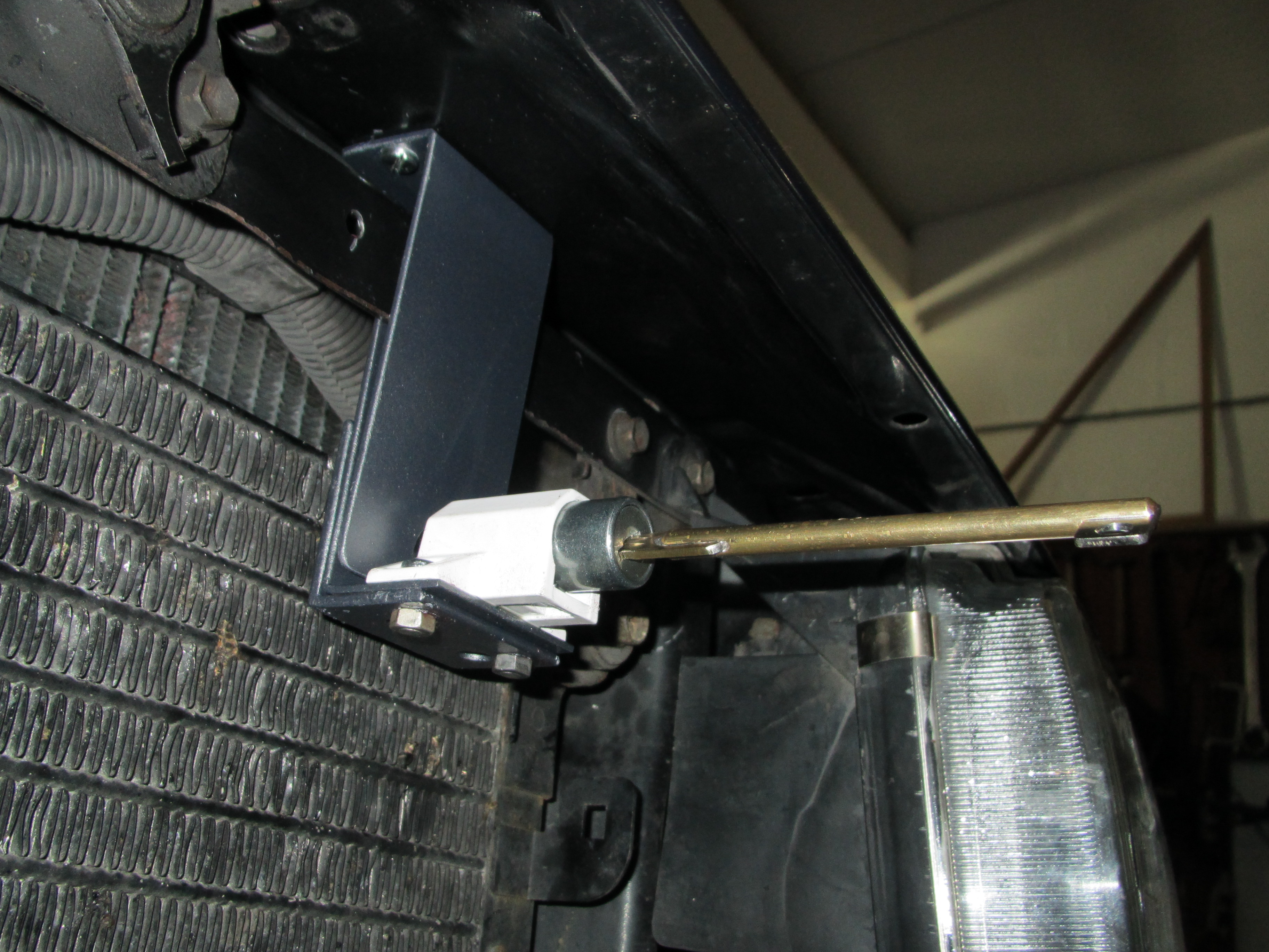 bonnet lock 008.JPG