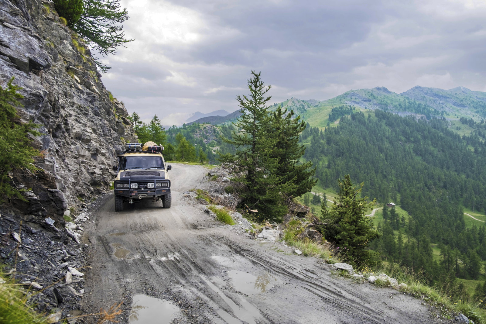 cruiser on cliff_2.jpg