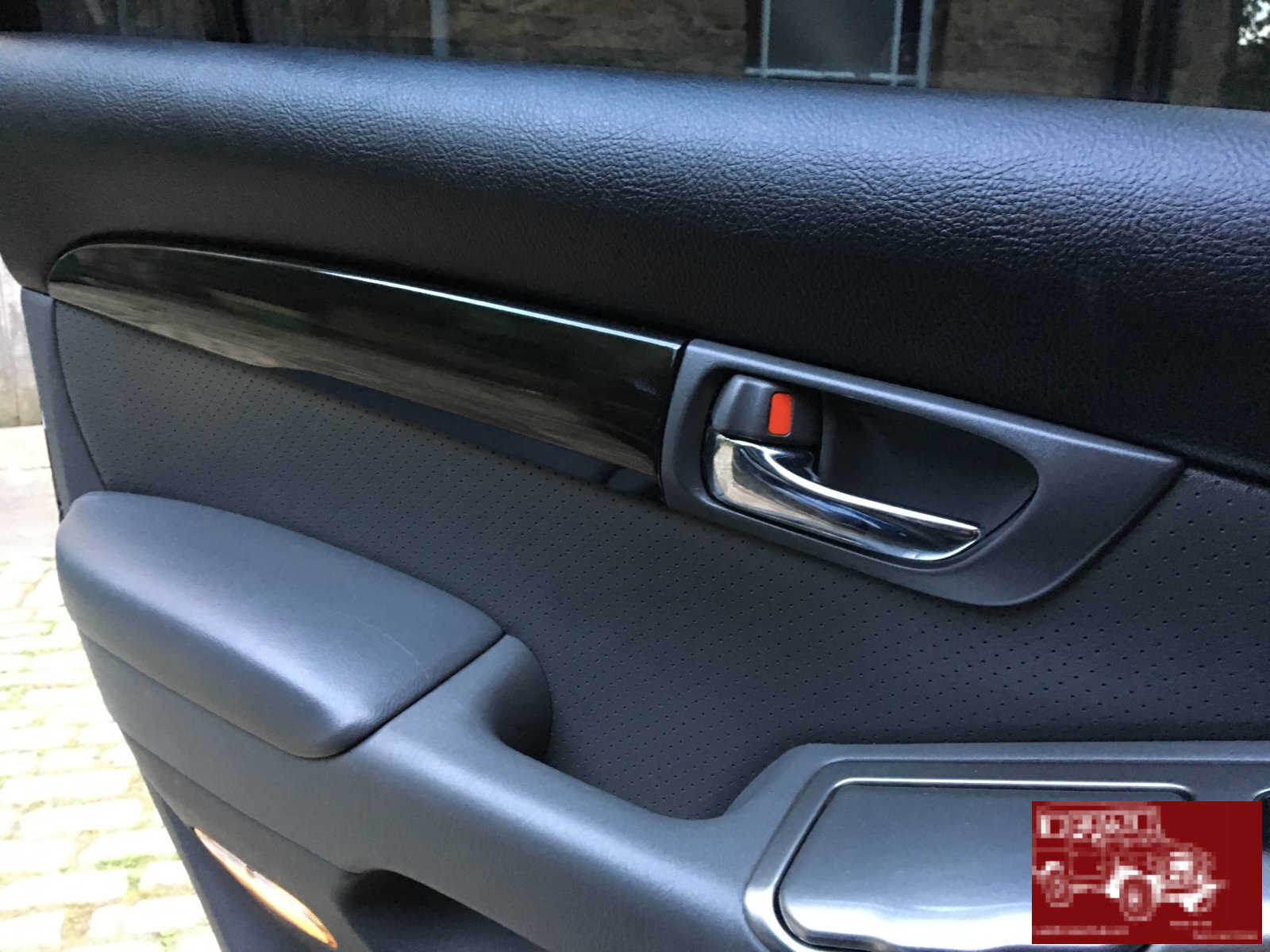 Door trim - walnut dash to gloss black