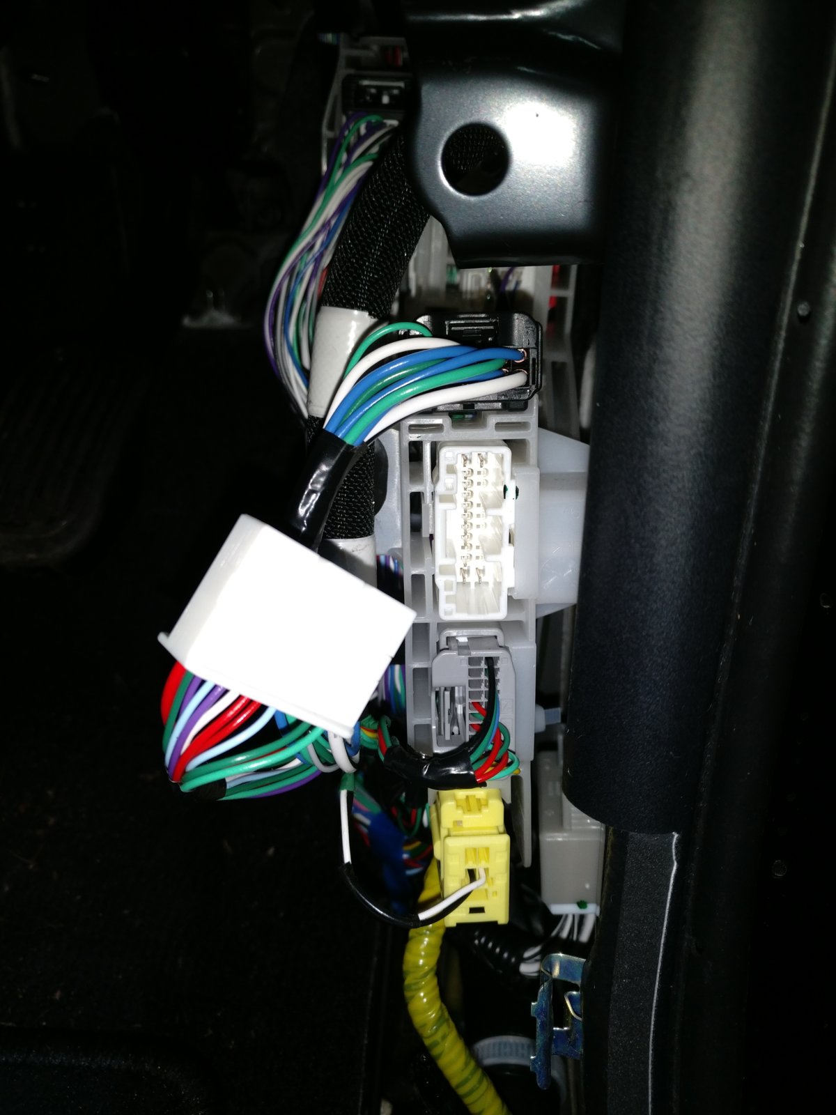 Driver's-side door electrics